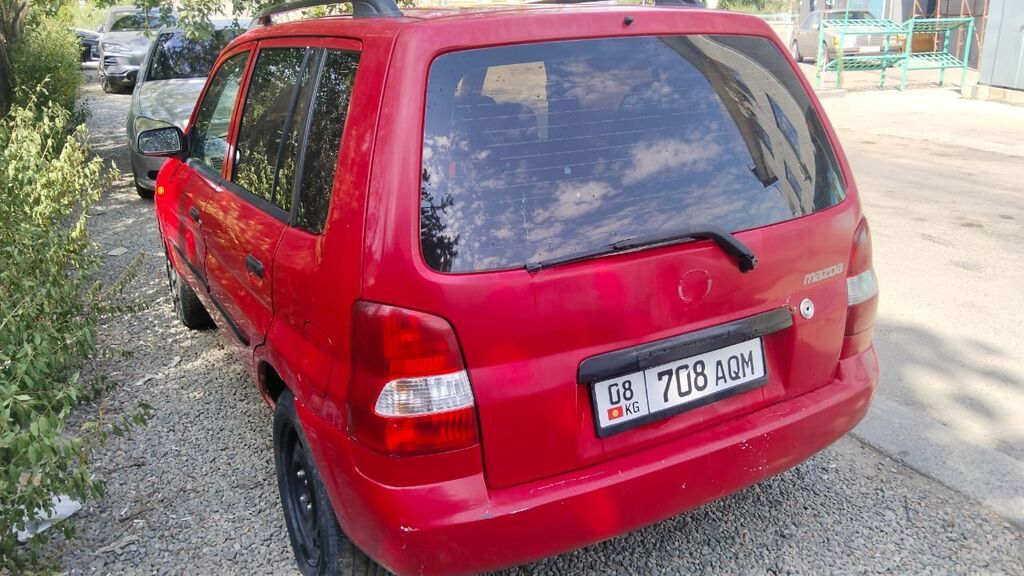 Mazda Demio: 2000 г., 1.5 л, Механика, Бензин, Хэтчбэк: фото 3