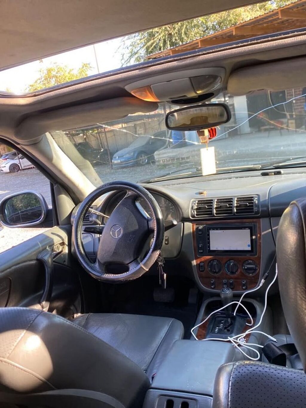 Mercedes-Benz ML-Class: 1999 г., 3.2 л, Автомат, Бензин, Кроссовер: фото 4