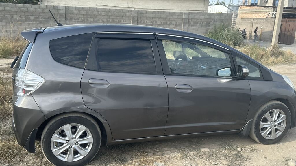 Honda Shuttle: 2011 г., 1.4 л, Вариатор, Гибрид, Универсал: фото 5