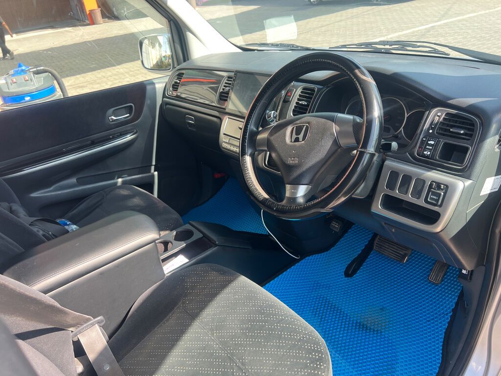 Honda Stepwgn: 2004 г., 2 л, Автомат, Бензин: фото 7
