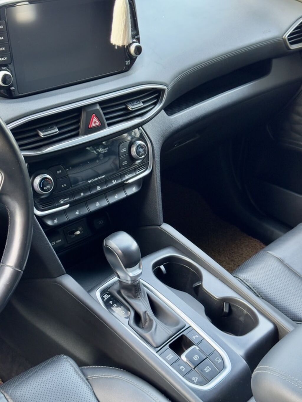Hyundai Santa Fe: 2018 г., 2.2 л, Автомат, Дизель, Кроссовер: фото 8