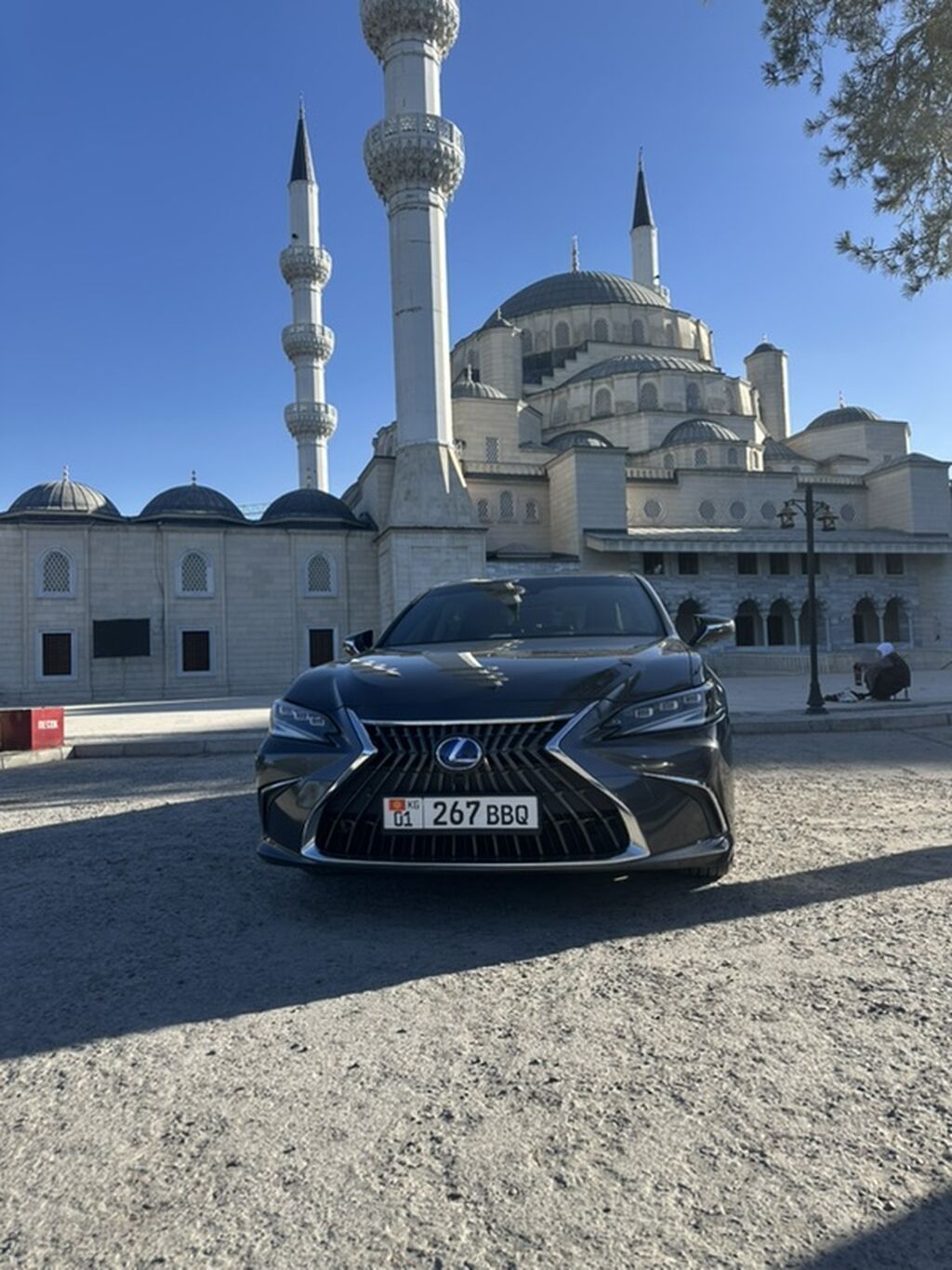 Lexus ES: 2022 г., 2.5 л, Гибрид, Седан: фото 3