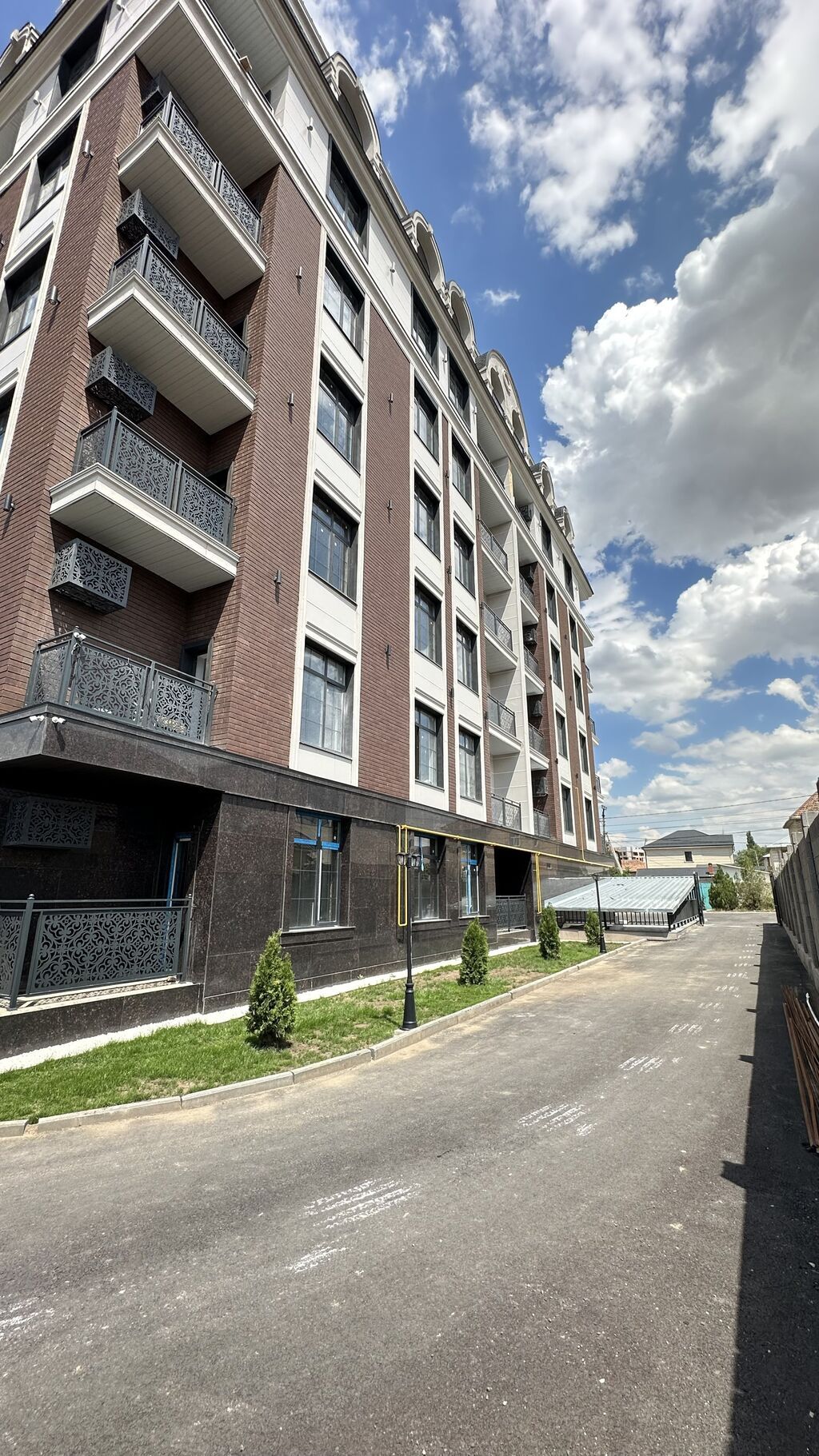 3 комнаты, 134 м², Элитка, 2 этаж, Дизайнерский ремонт — фото 2