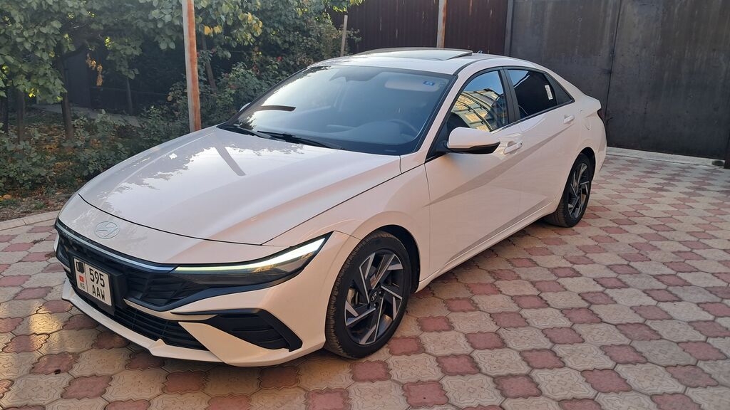 Hyundai Elantra: 2024 г., 1.5 л, Вариатор, Бензин, Седан: фото 1