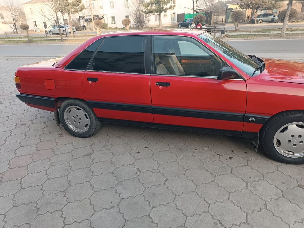 Audi 100: 1988 г., 2.3 л, Механика, Газ, Седан: фото 3