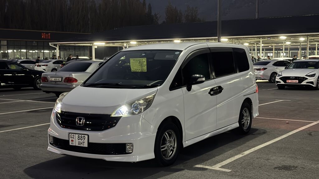 Honda Stepwgn: 2008 г., 2 л, Автомат, Бензин, Минивэн: фото 2