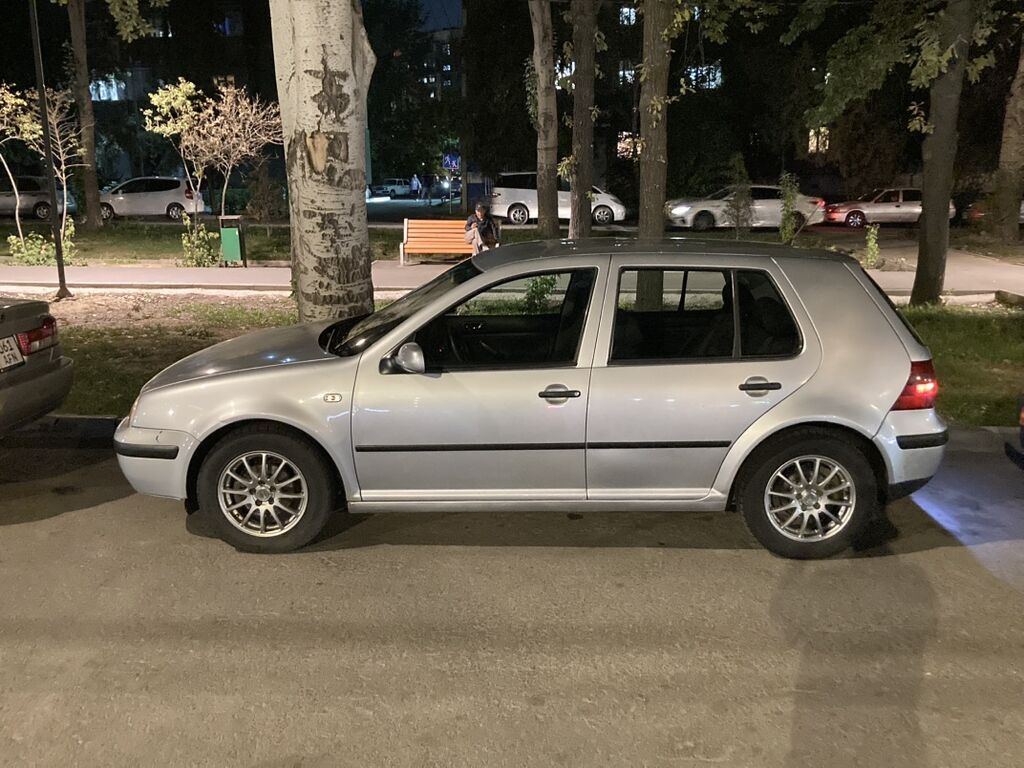 Volkswagen Golf: 2002 г., 1.6 л, Автомат, Бензин, Хэтчбэк: фото 4
