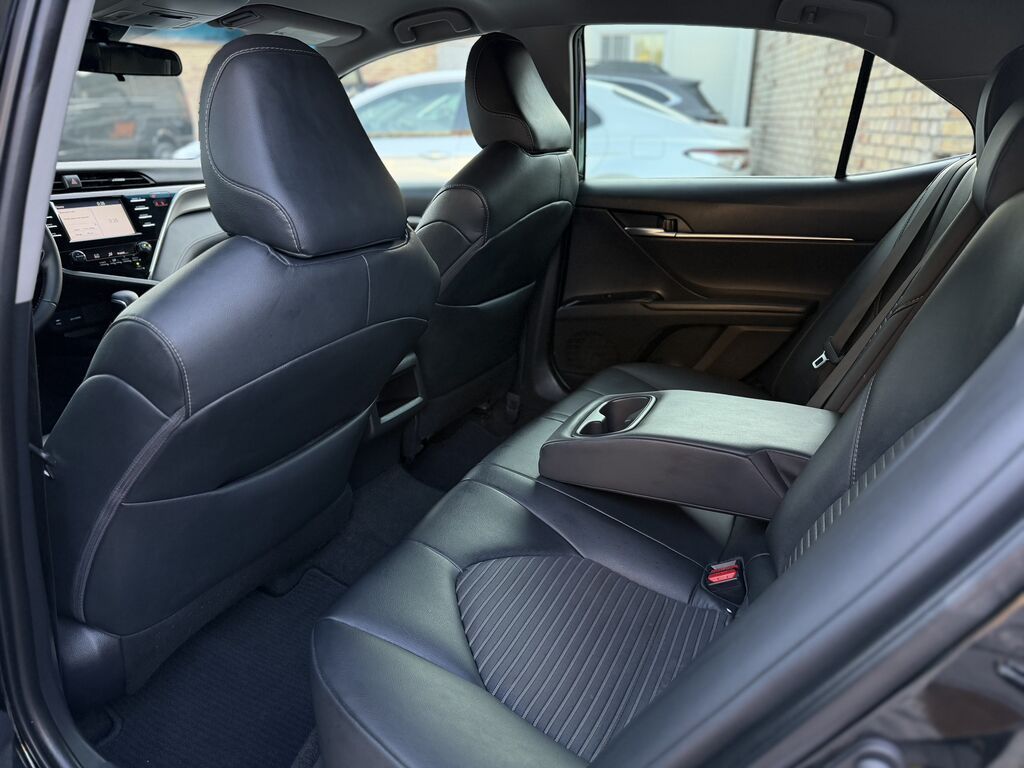 Toyota Camry: 2018 г., 2.5 л, Автомат, Бензин, Седан: фото 4