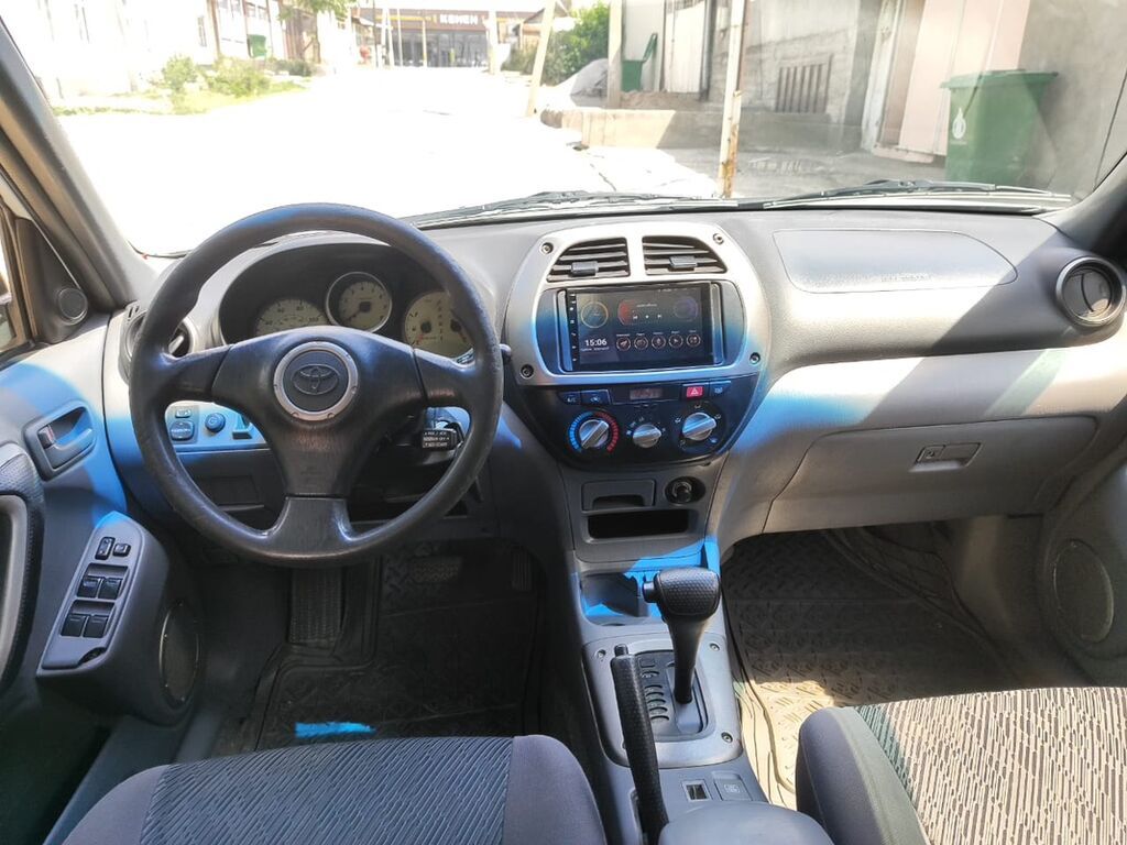 Toyota RAV4: 2003 г., 2 л, Автомат, Бензин, Кроссовер: фото 5