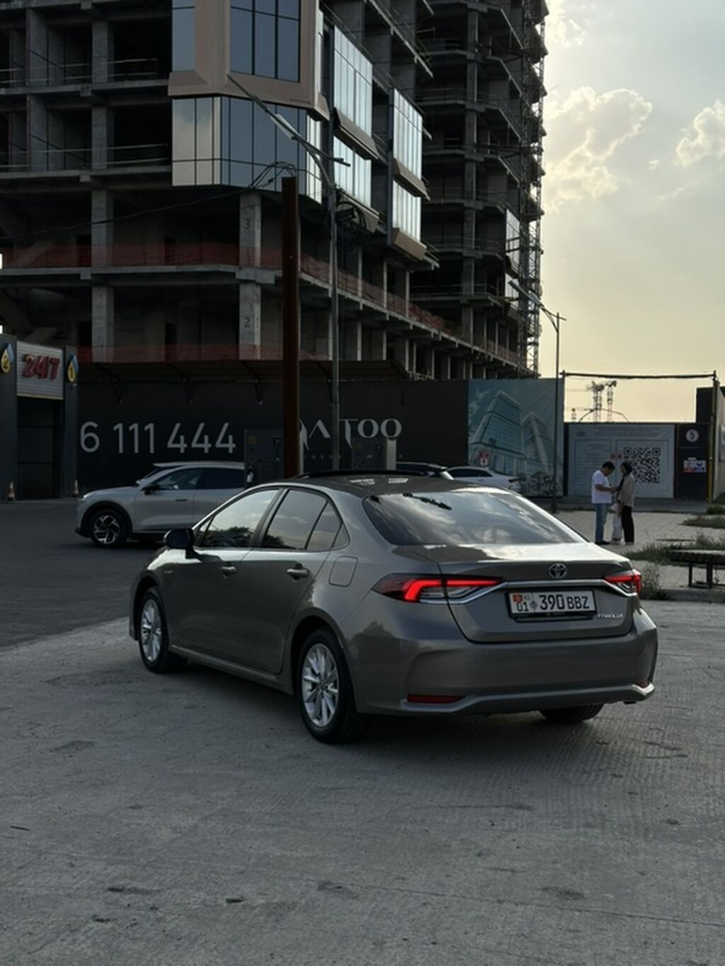 Toyota Corolla: 2020 г., 1.8 л, Вариатор, Гибрид, Седан: фото 4