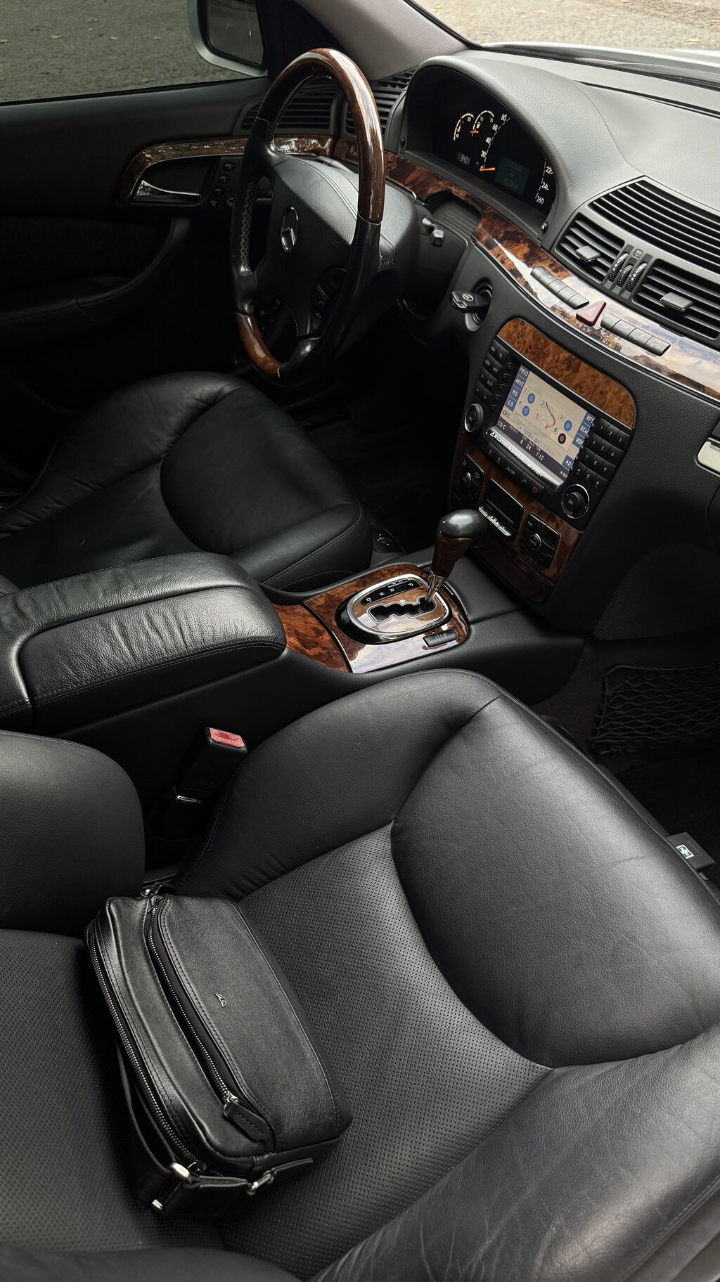 Mercedes-Benz 220: 2003 г., 3.7 л, Автомат, Бензин, Седан: фото 4