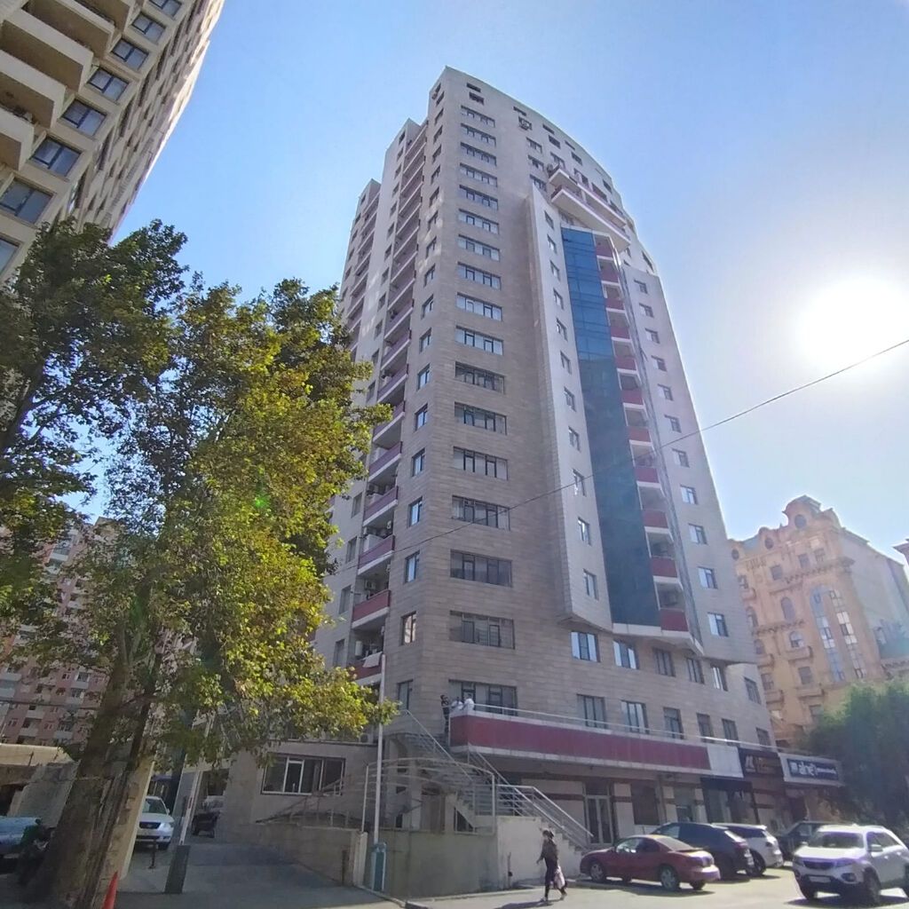3 otaqlı, Yeni tikili, 145 kv. m
