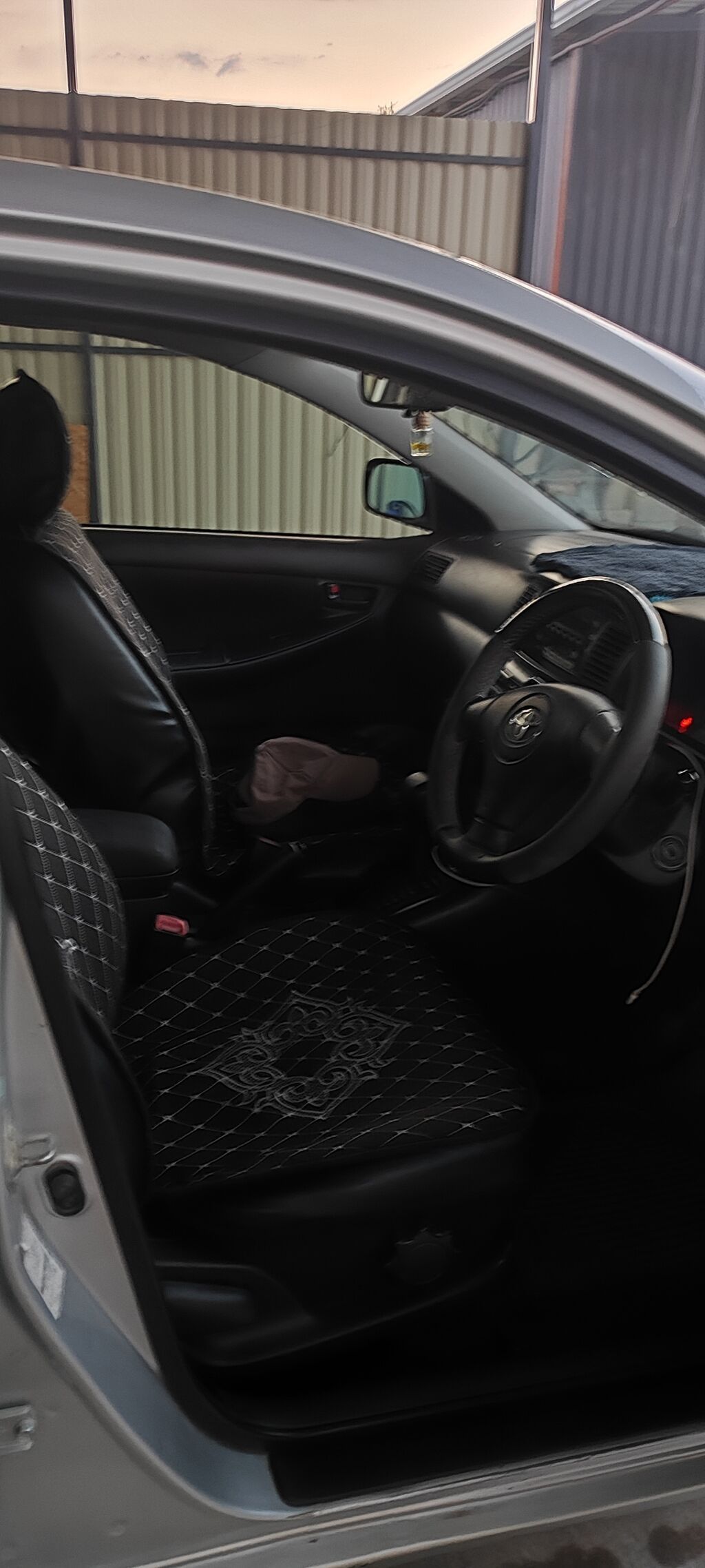 Toyota Allex: 2003 г., 1.5 л, Автомат, Бензин, Хэтчбэк: фото 6