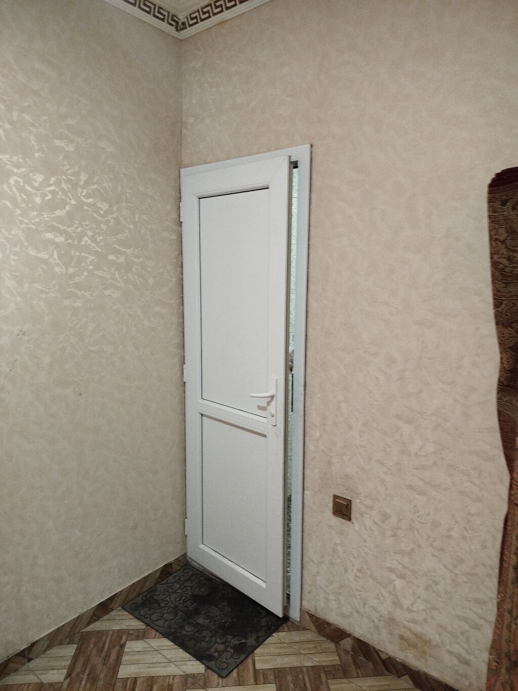 4 otaqlı, 104 kv. m, Kredit yoxdur, Orta təmir