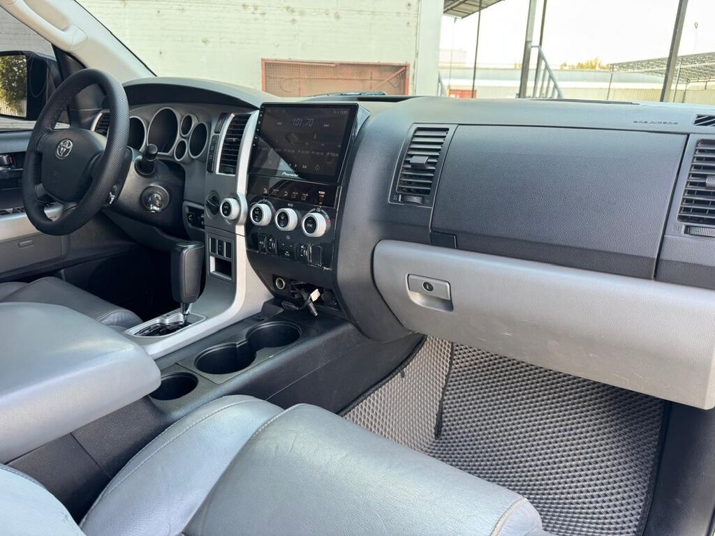 Toyota Sequoia: 2009 г., 4.7 л, Автомат, Газ, Внедорожник: фото 4