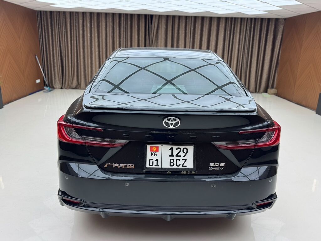 Toyota Camry: 2024 г., 2 л, Типтроник, Гибрид, Седан: фото 3