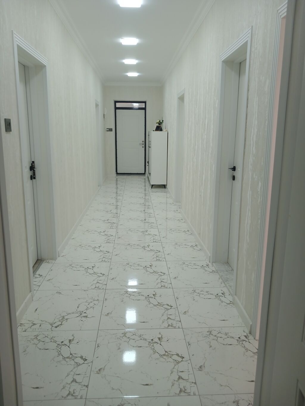 Binəqədi qəs. 4 otaqlı, 160 kv. m, Yeni təmirli