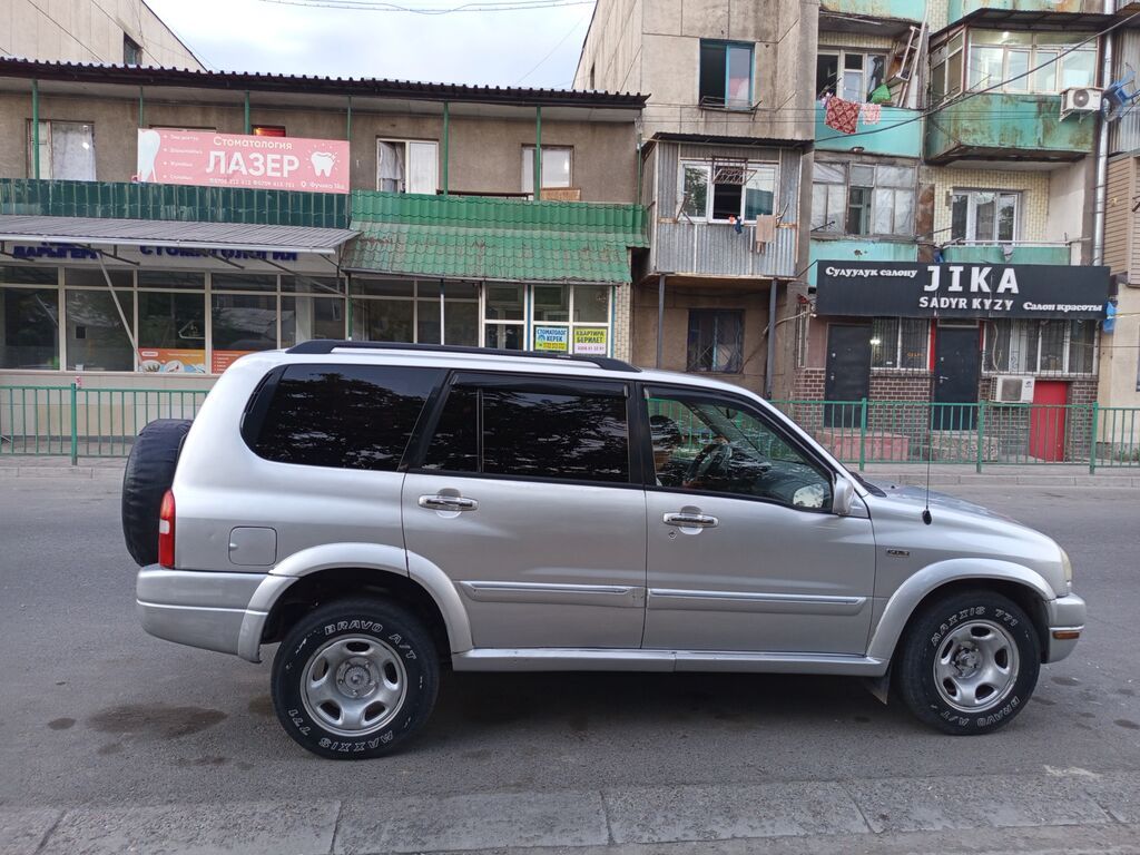 Suzuki XL7: 2002 г., 2.7 л, Автомат, Бензин, Внедорожник: фото 4