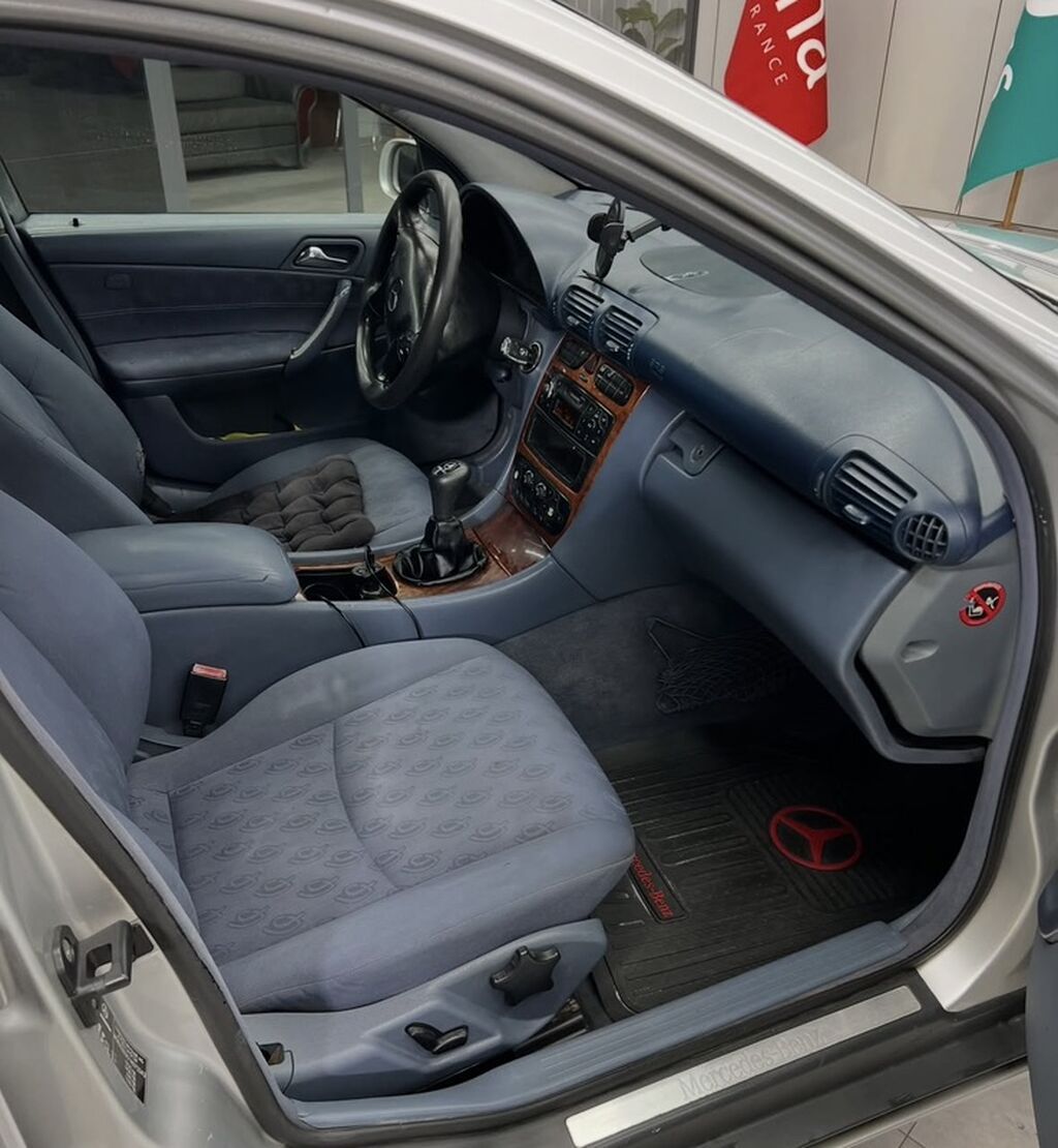 Mercedes-Benz C-Class: 2000 г., 1.8 л, Механика, Бензин, Седан: фото 4