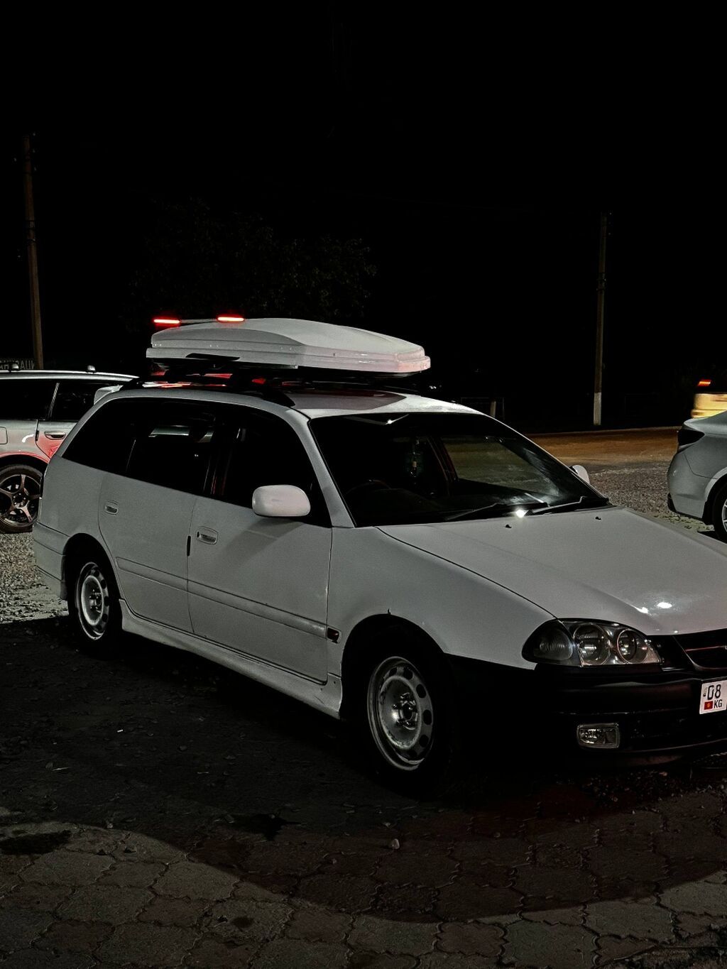 Toyota Caldina: 2000 г., 2 л, Автомат, Бензин, Универсал: фото 2