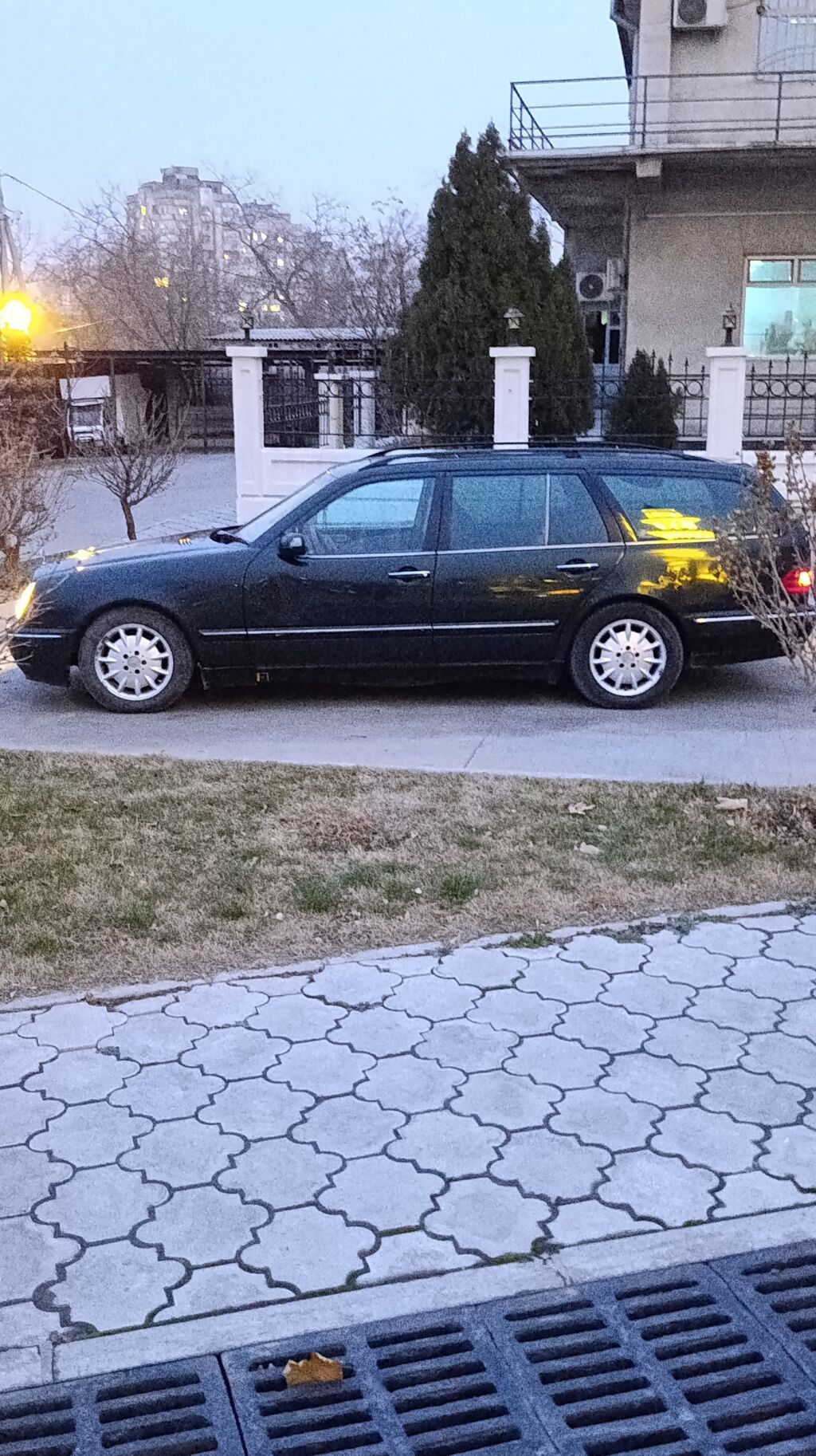 Mercedes-Benz E-Class: 2000 г., 2.2 л, Автомат, Дизель, Универсал: фото 2