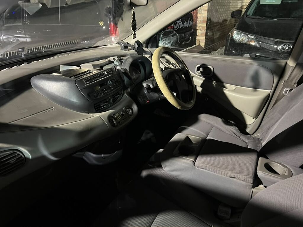 Nissan Almera Tino: 2001 г., Автомат, Бензин, Минивэн: фото 5