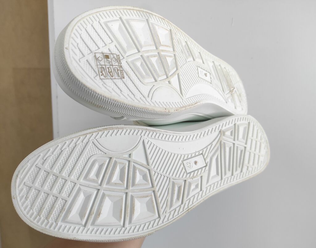 Продаю Белые кеды Sneaker Street 42го размера. ни разу не носились: фото 1