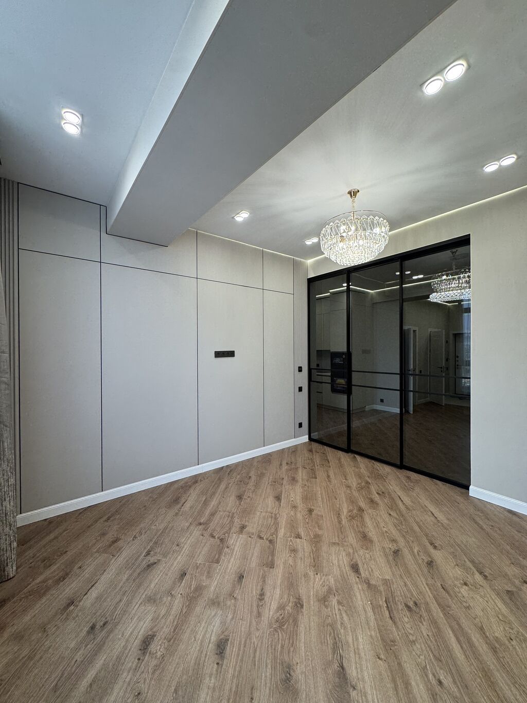 2 комнаты, 57 м², 7 мкр Элитка, 14 этаж, Дизайнерский ремонт: фото 2