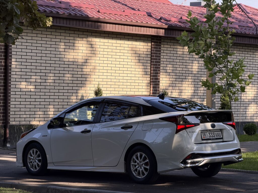 Toyota Prius: 2019 г., 1.8 л, Автомат, Гибрид: фото 6