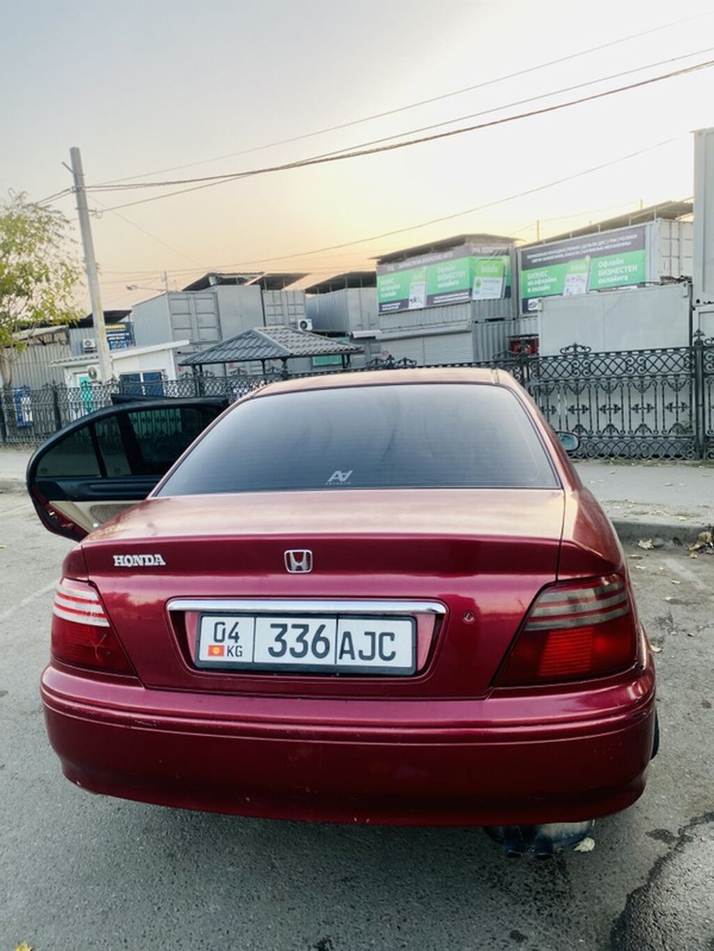 Honda Accord: 1999 г., Автомат, Седан: фото 3