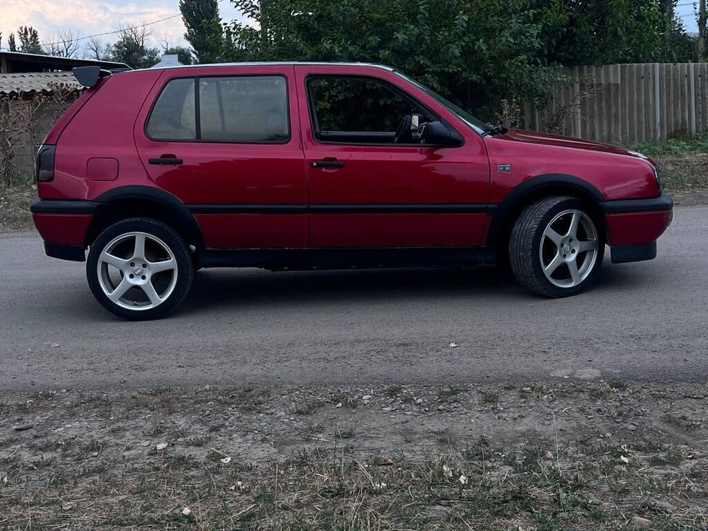 Volkswagen Golf: 1992 г., 1.8 л, Хэтчбэк: фото 7