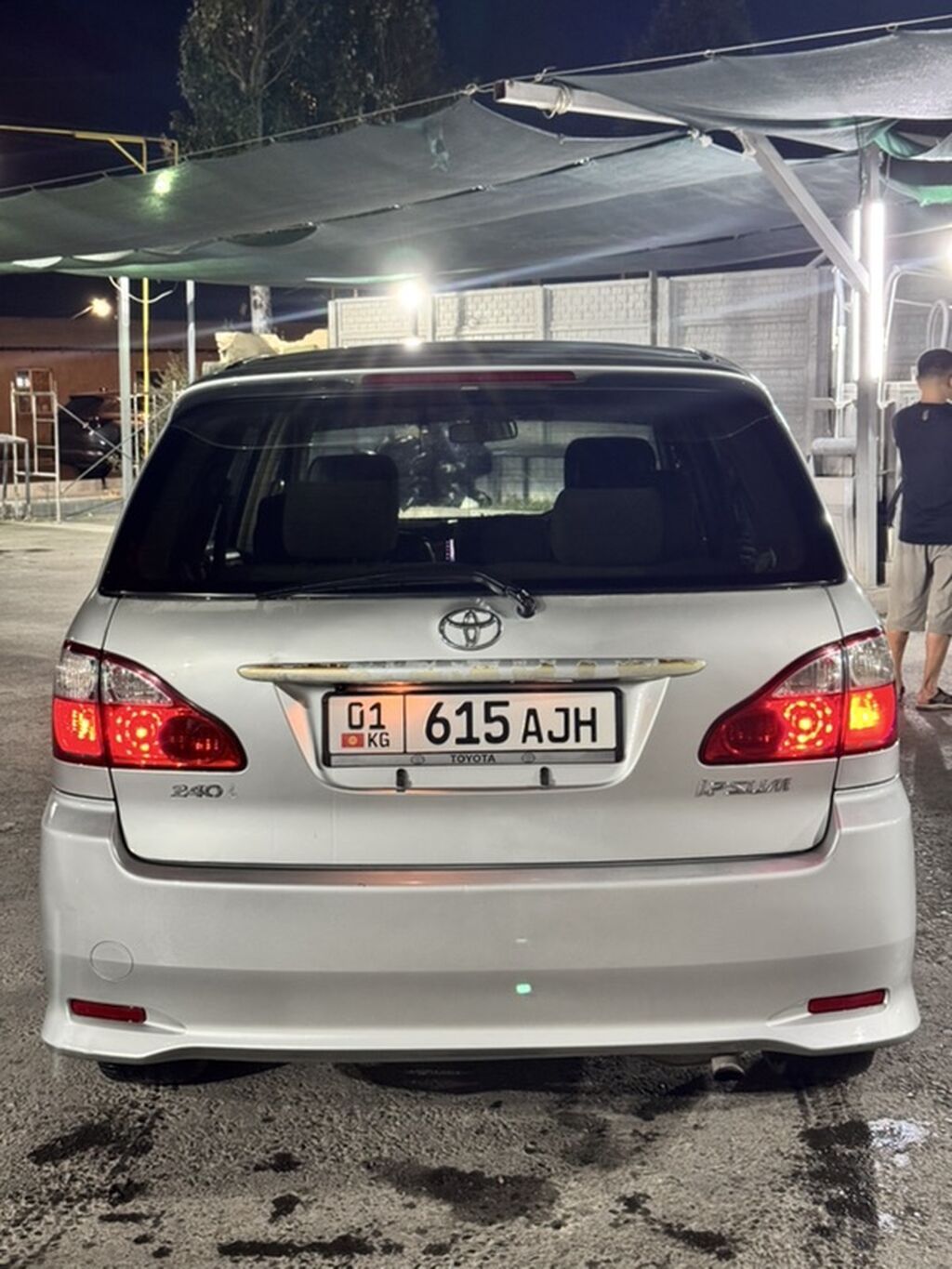 Toyota Ipsum: 2003 г., 2.4 л, Автомат, Бензин, Минивэн: фото 4
