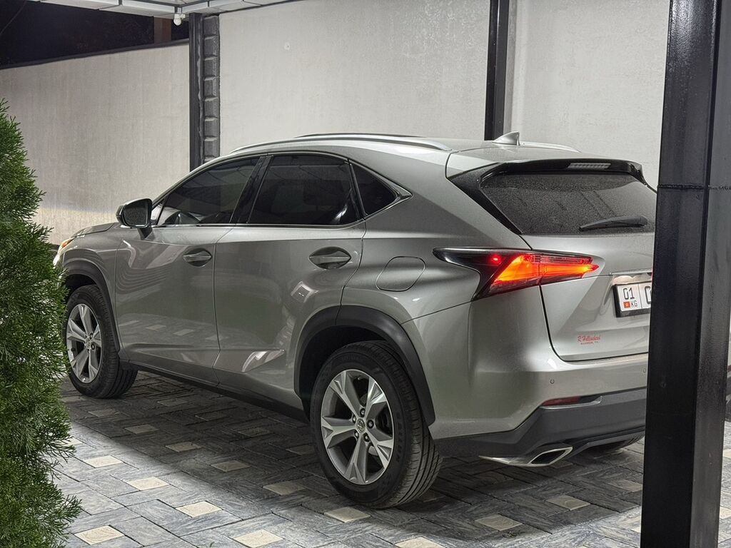 Lexus NX: 2017 г., 2 л, Автомат, Бензин, Кроссовер: фото 4