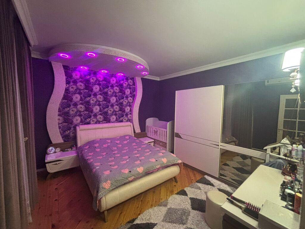 110 kv. m, 3 otaqlı, İşıq, İnternet, Telefon
