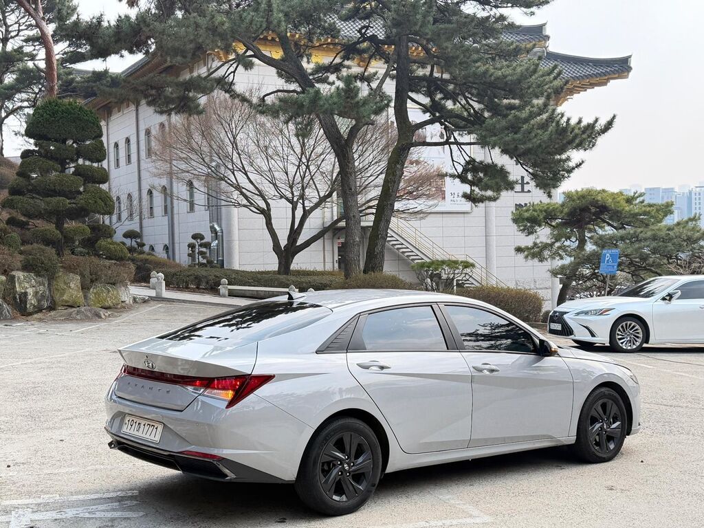 Hyundai Avante: 2022 г., 1.6 л, Вариатор, Гибрид, Седан: фото 7