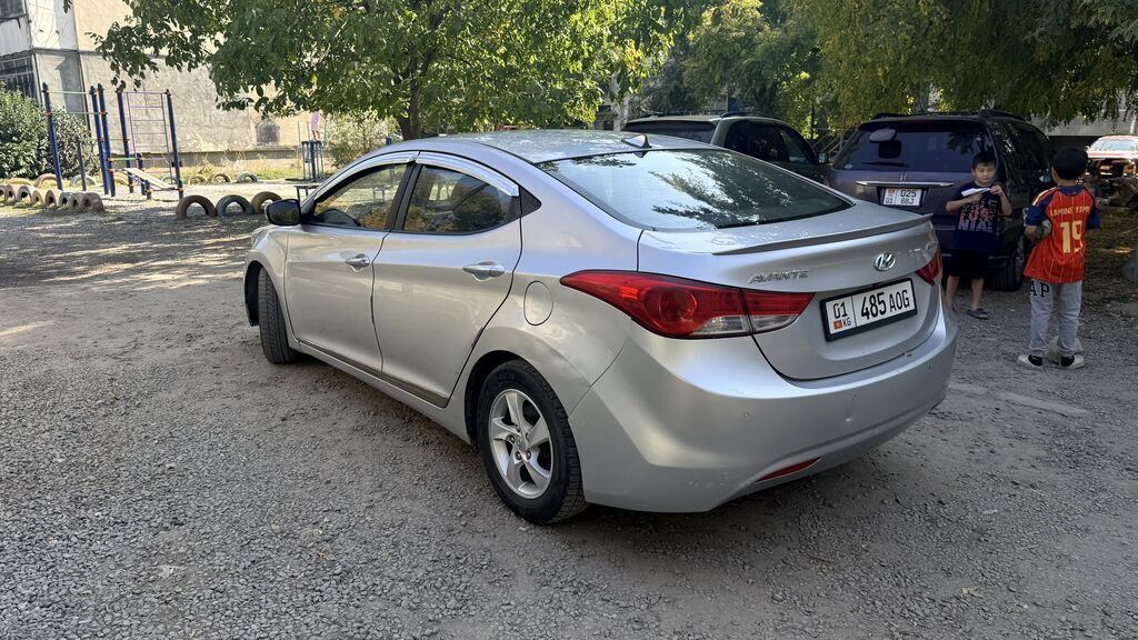 Hyundai Avante: 2011 г., 1.6 л, Автомат, Бензин, Седан: фото 4