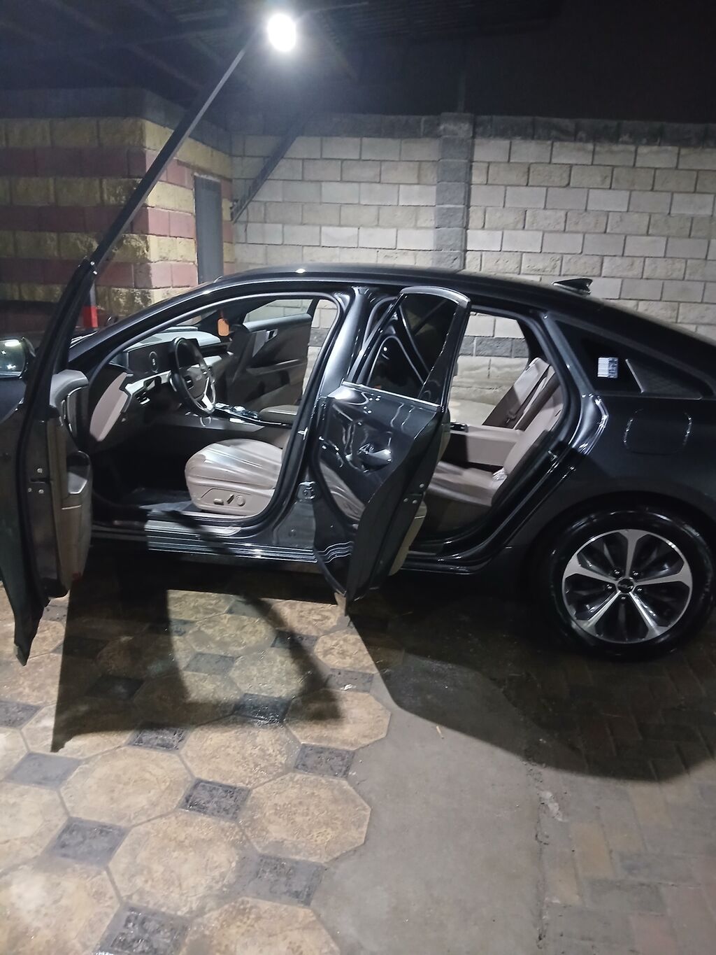 Kia K8