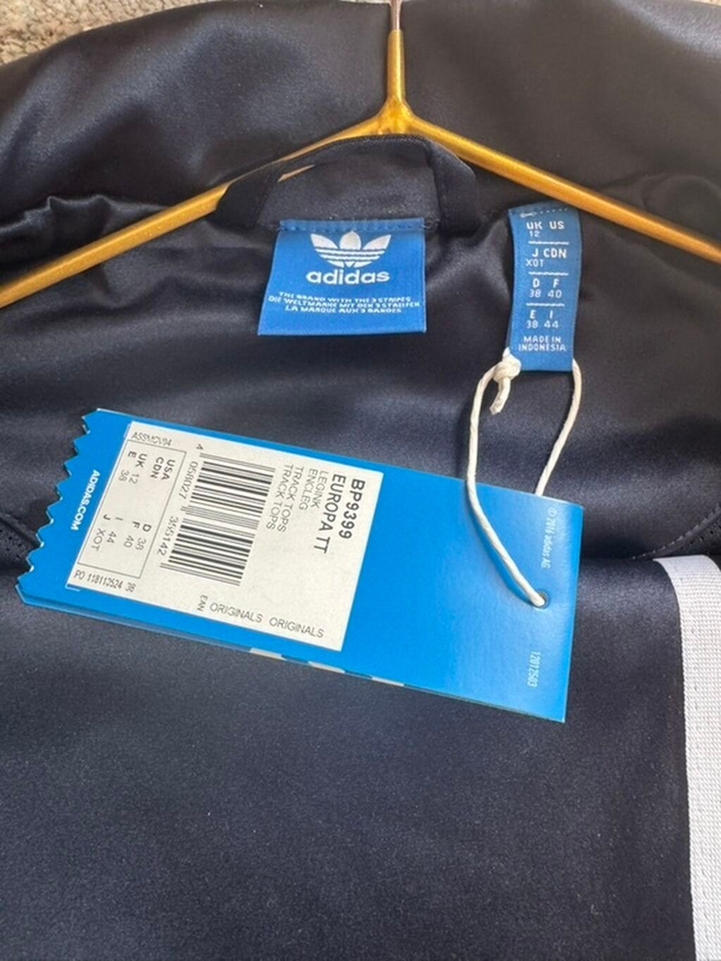 Костюм Adidas Originals Europa TT — женская спортивная: фото 3