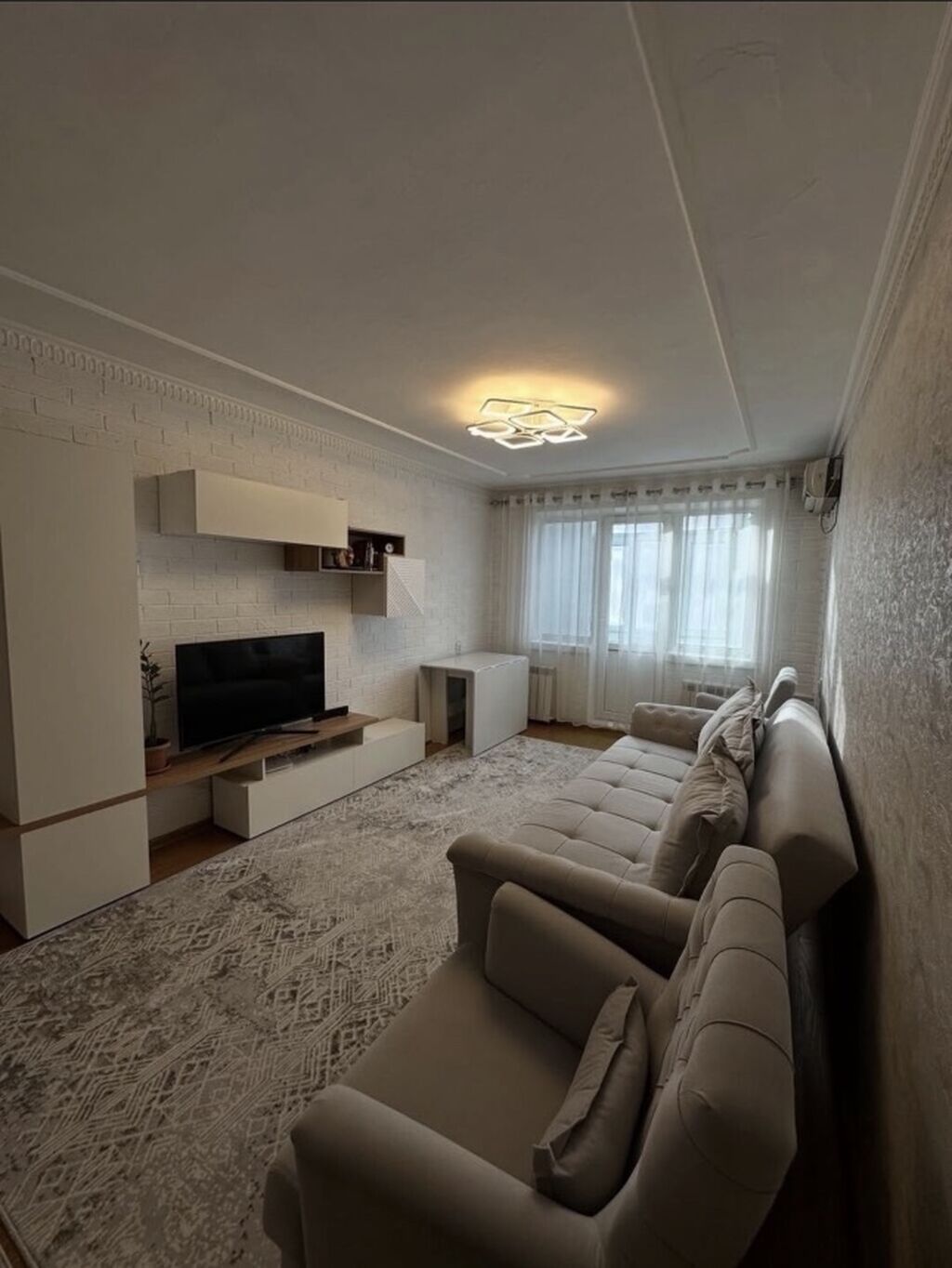 2 комнаты, 48 м², 8 мкр 104 серия, 5 этаж, Свежий ремонт: фото 1