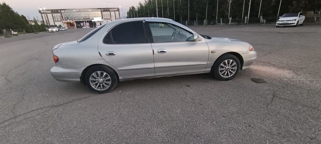 Hyundai Avante: 1999 г., 1.6 л, Механика, Бензин, Седан: фото 5