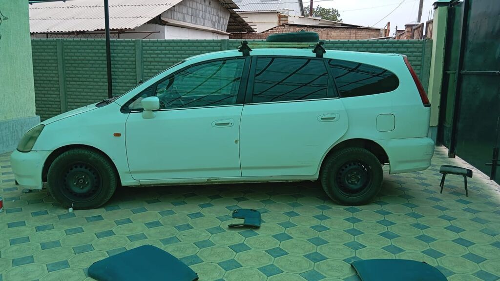 Honda Stream: 2002 г., 2 л, Автомат, Газ, Минивэн: фото 2