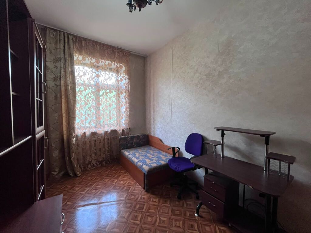 3 комнаты, 72 м², Золотой квадрат Сталинка, 2 этаж, Косметический ремонт: фото 4