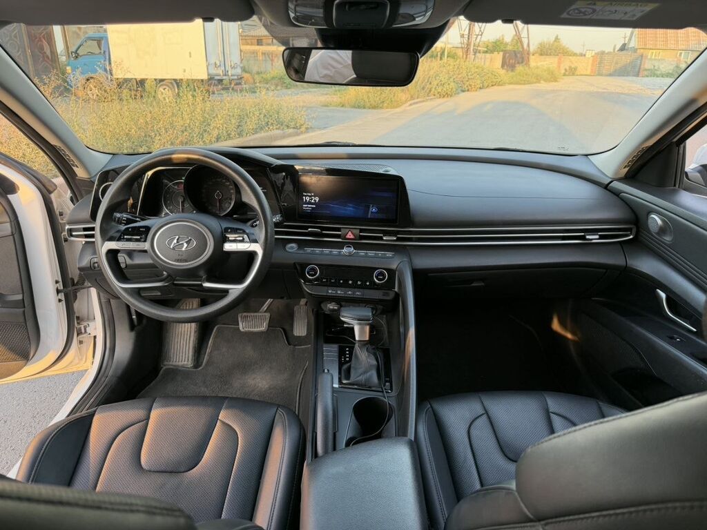Hyundai Avante: 2020 г., 1.6 л, Автомат, Бензин, Седан: фото 6