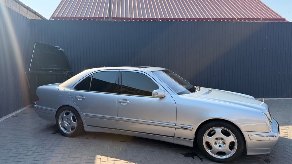 Mercedes-Benz E-Class: 2000 г., 4.3 л, Автомат, Бензин, Седан: фото 3