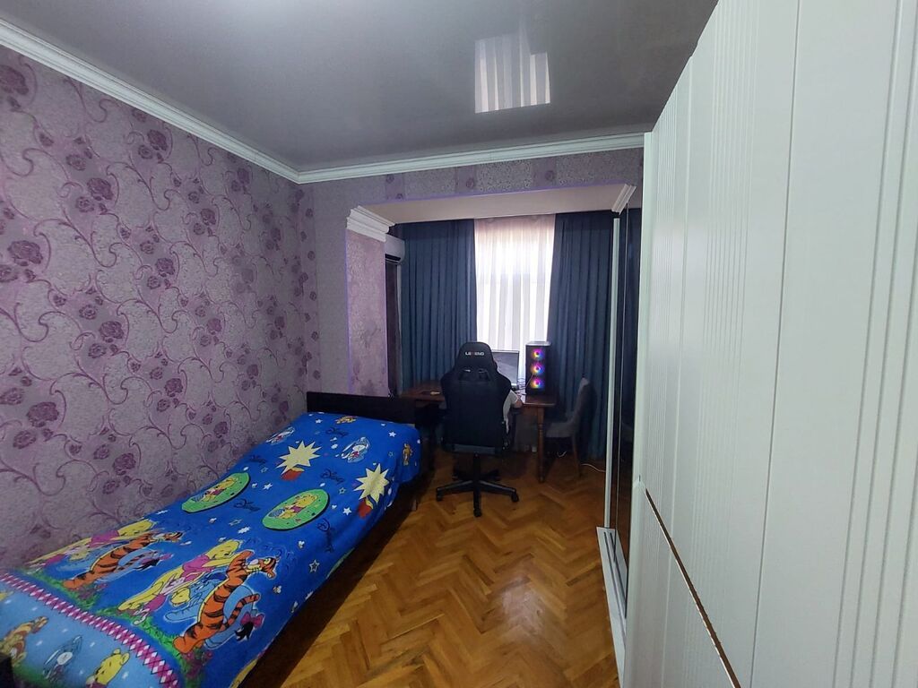Bakı, Bakıxanov qəs., 4 otaqlı, Köhnə tikili, m. Neftçilər, 100 kv. m