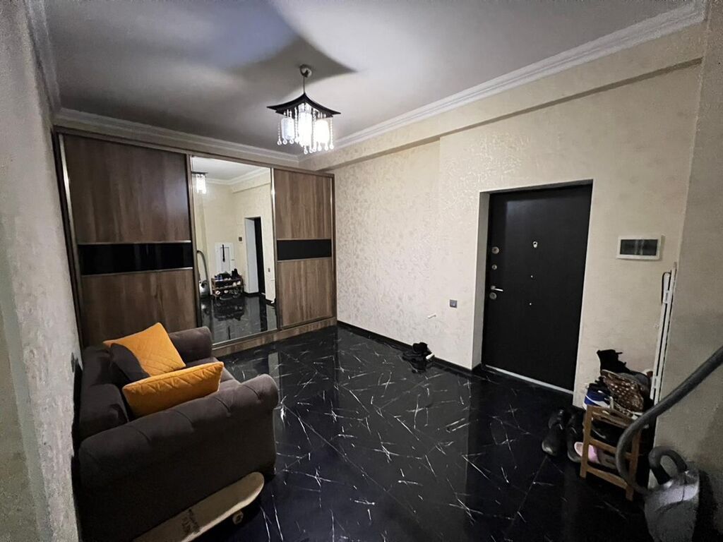 3 otaqlı, Yeni tikili, m. Elmlər Akademiyası, 147 kv. m