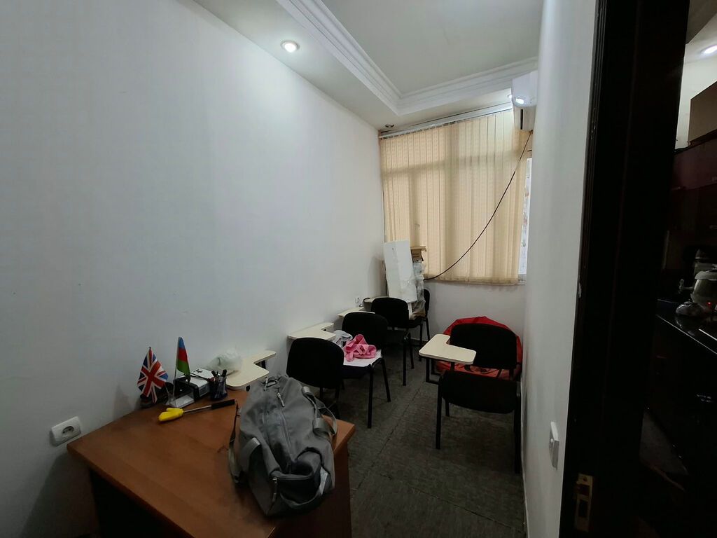 Bakı, 5 otaqlı, Köhnə tikili, 174 kv. m