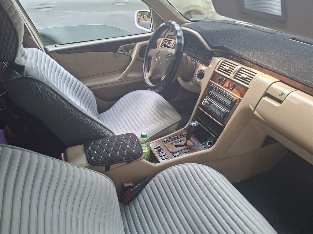 Mercedes-Benz E-Class: 1999 г., 2.4 л, Автомат, Бензин, Седан: фото 6
