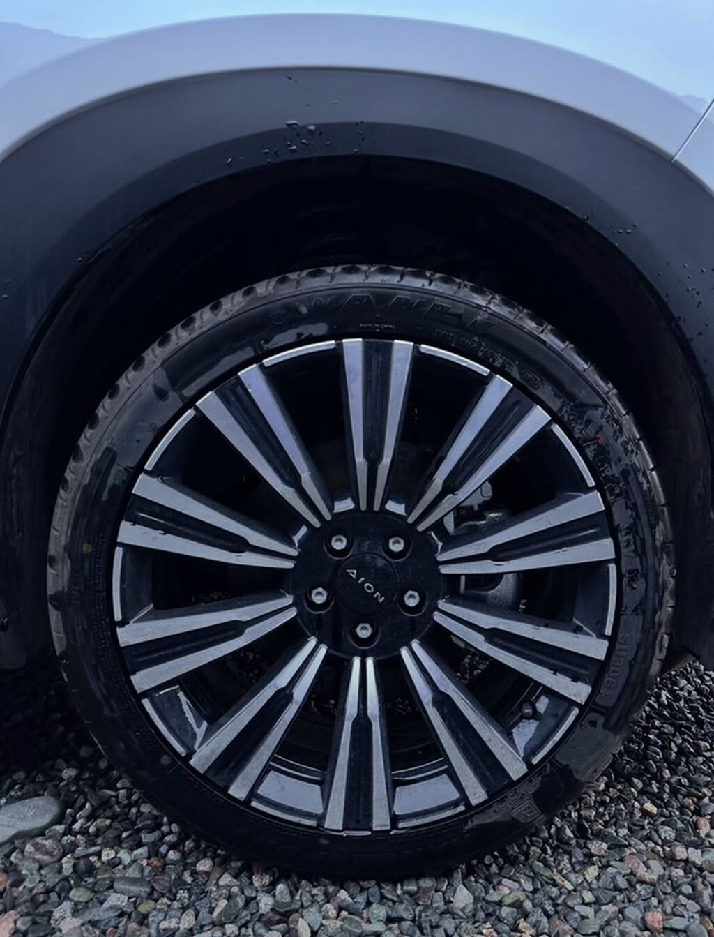 GAC Aion i60 Plug-in Hybrid (EREV) — это современный пятиместный: фото 3