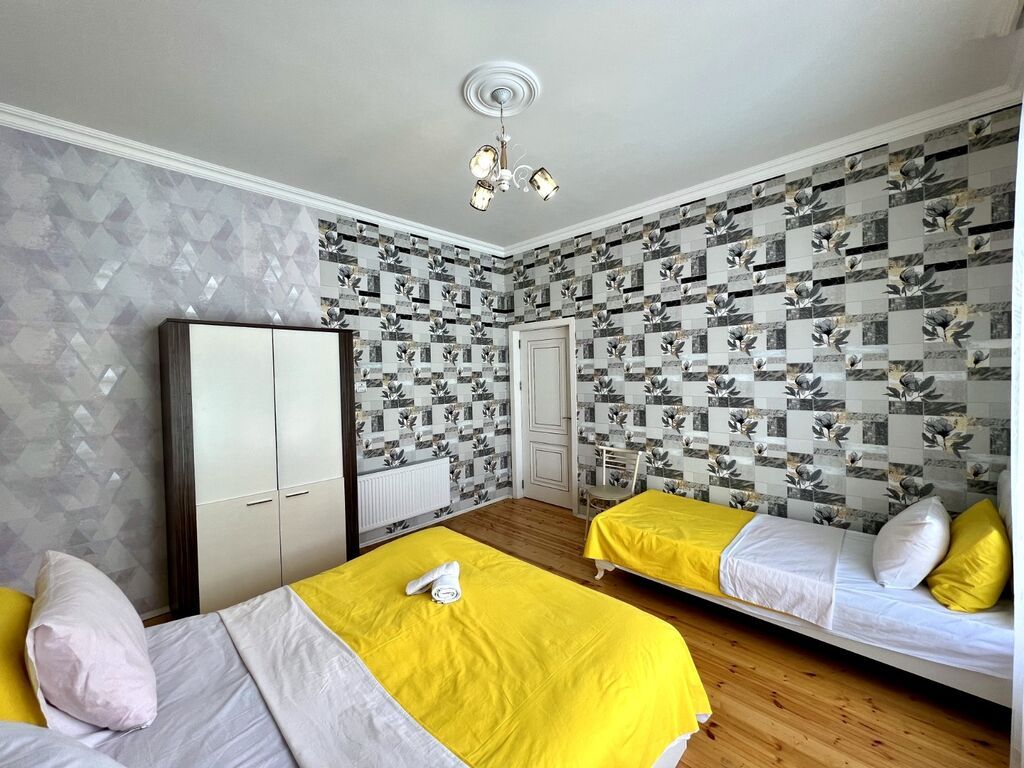 130 kv. m, 4 otaqlı, İşıq, İnternet, Qaz